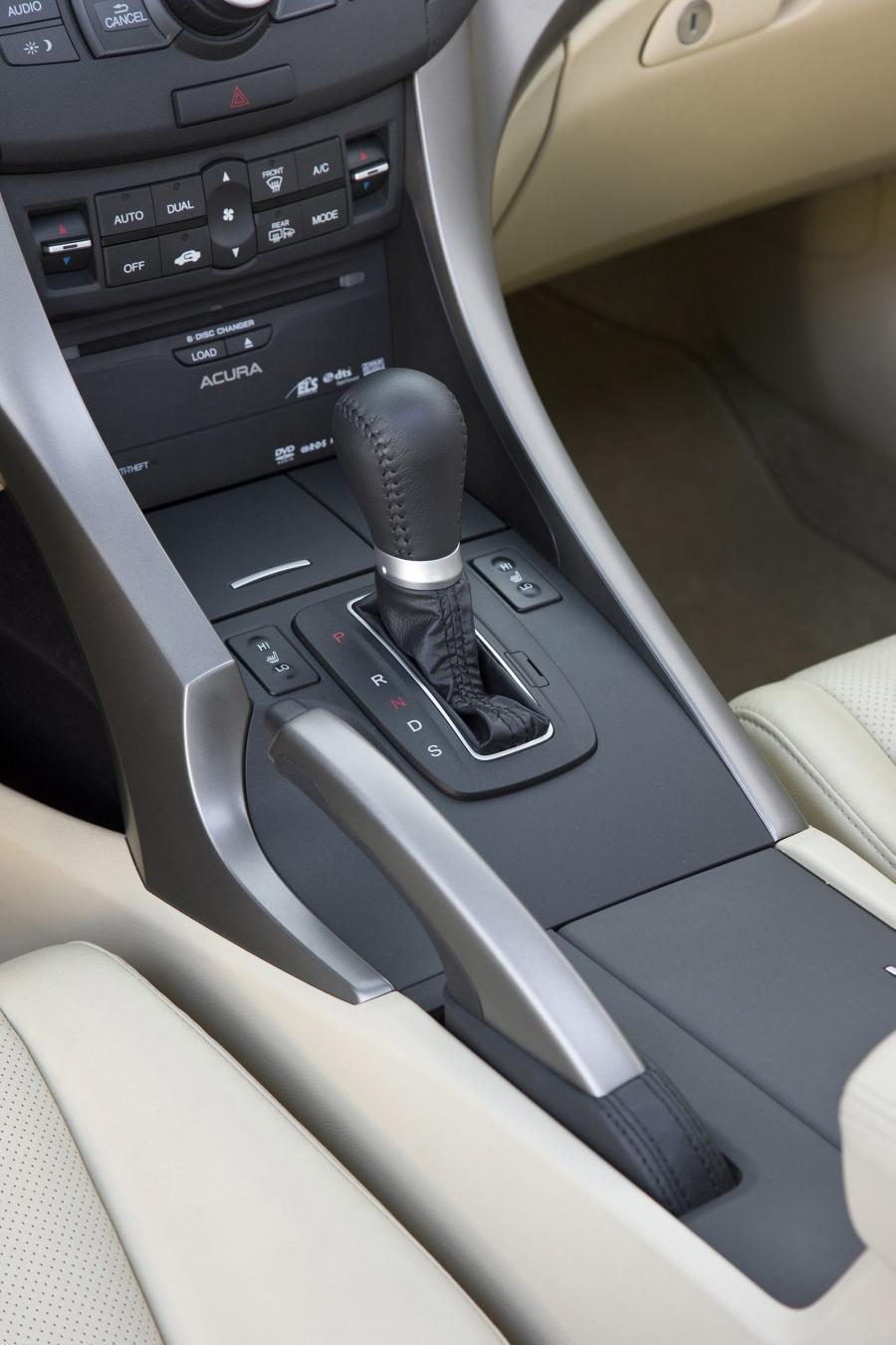 Детали интерьера Acura TSX 2008 года  (фото 121 из 210)